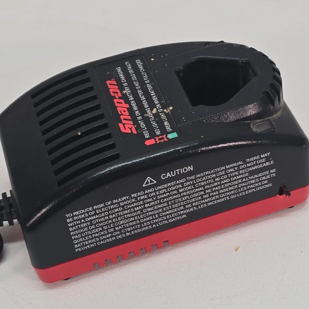 Snap-on CTC572 7.2V Battery Charger OEM Genuine Charger Only Screw Holes